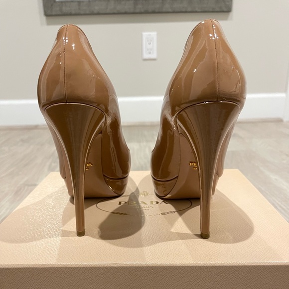 Prada Patent Leather Caramel Heels 39.5 - Picture 2 of 9
